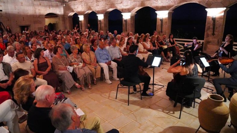 Ayvalık'ta AIMA Müzik Festivali sanatseverleri buluşturdu