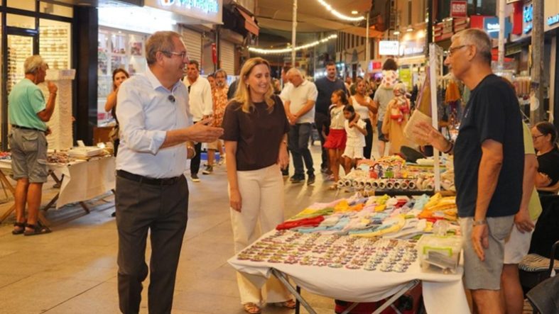 Ayvalık’ta Üretici ve El Emeği Pazarı yaz akşamlarına renk katıyor