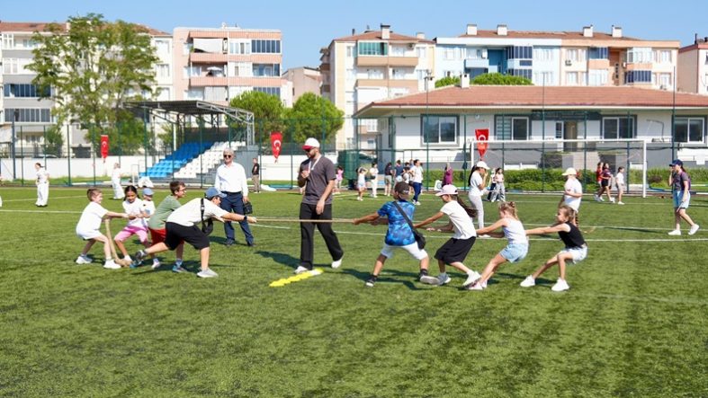 Balıkesir’de Gençlik ve Spor Festivali Susurluk’ta Renkli Görüntülere Sahne Oldu