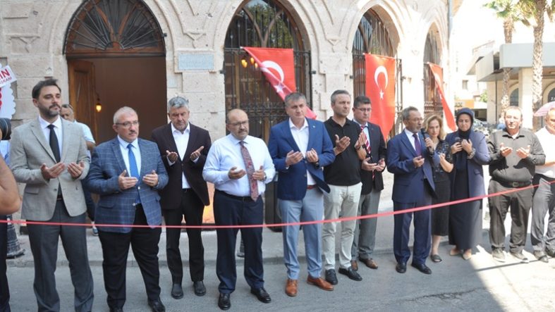 Balıkesir’de Karesi Beyi Türbesi Yenilendi