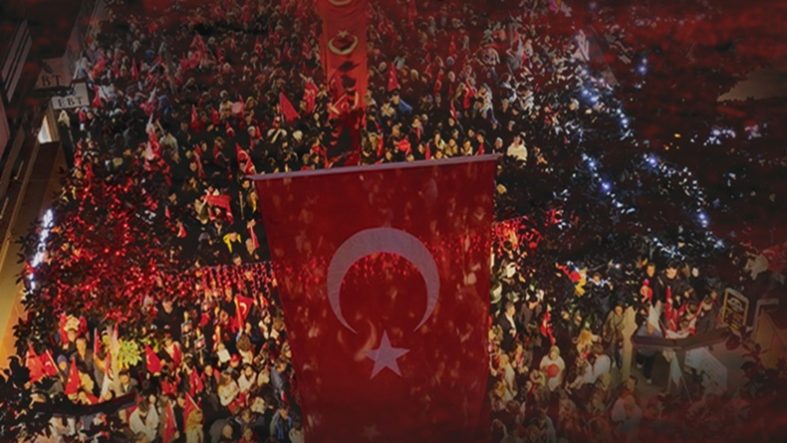 Balıkesir’de Yarın Akşam Fener Alayı Var! Şehir Kırmızı Beyaza Bürünecek