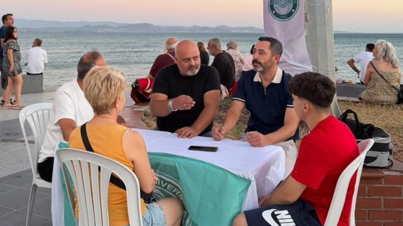 Balıkesir'de üniversite öğrencisi adaylara tercih sürecinde rehberlik desteği