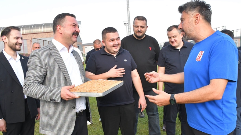 Balıkesirspor’a Anlamlı Ziyaret: Milletvekili Yüksel’den Kulübe Destek Mesajı