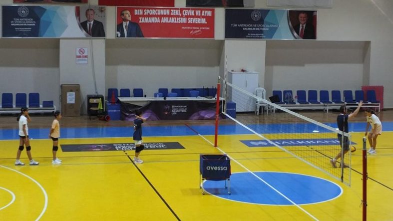 Burhaniye'de Yaz Spor Okulları ilgi gördü