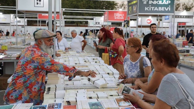 Edremit Kitap Fuarı’nda Beşinci Gün (1)