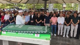 Gazeteci Tarık Sürmelioğlu’nun Acı Günü Nadide Ovalı Son Yolculuğuna Uğurlandı (2)