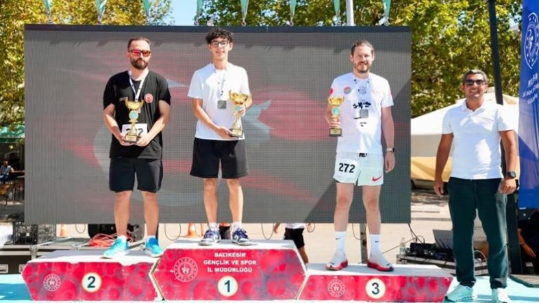 Gömeç’te Dostluk Yol Koşusuna 563 sporcu katıldı
