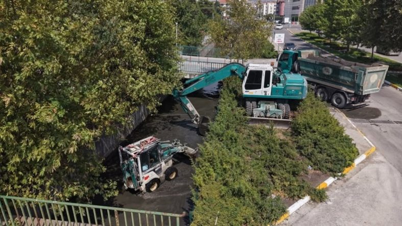 Karesi'de Taşkın Riskine Karşı Çalışmalar Sürüyor!
