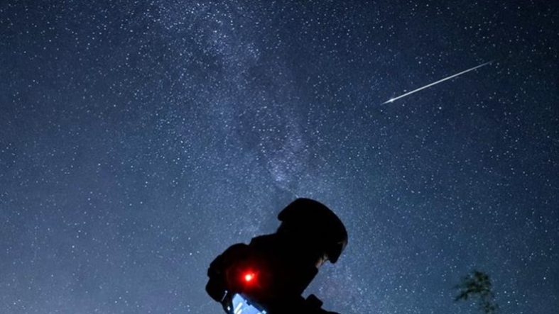 Perseid meteor yağmuru Bandırma semalarında görsel şölen sundu