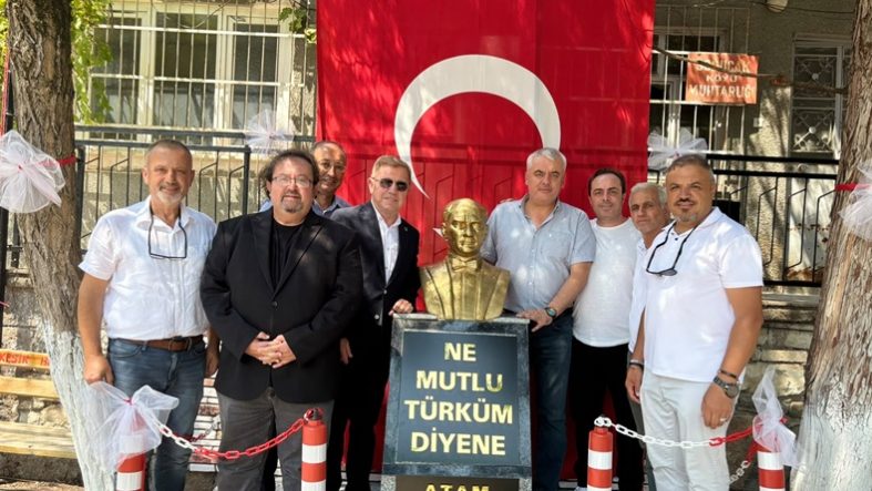 Savaştepe Soğucak Mahallesi’nde Atatürk Büstü Coşkuyla Açıldı (2)