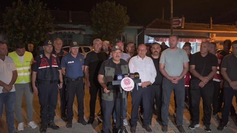 Susurluk'taki orman yangınına müdahale sürüyor 450 hektarlık alan etkilendi (1)