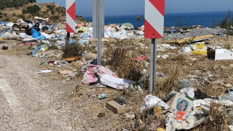 Turizm cenneti Kapıdağ’da çöp manzaraları tepki çekiyor