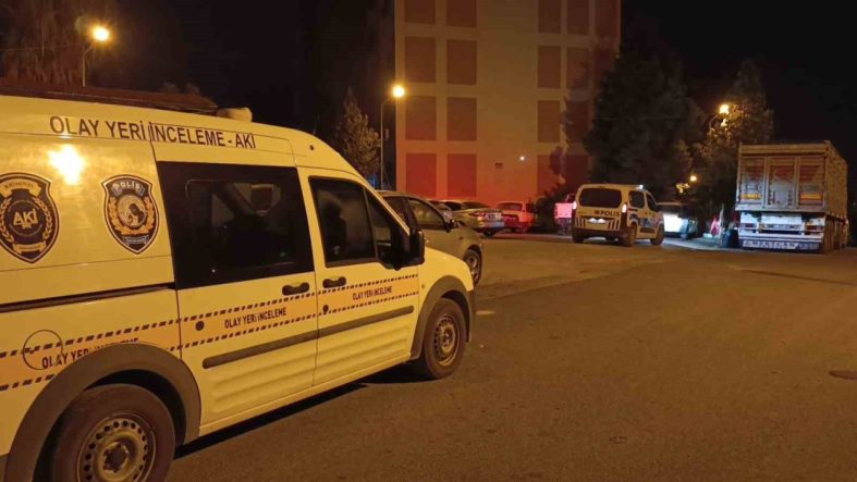 Adana’da bıçaklı kavga: 1 yaralı