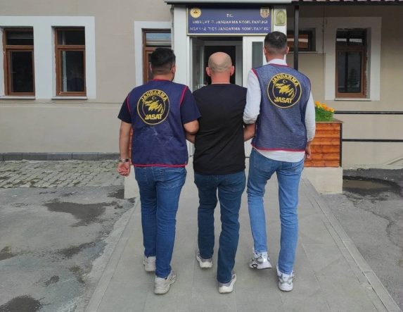 Bayburt’ta 12 yıl 6 ay hapis cezası bulunan hükümlü yakalandı