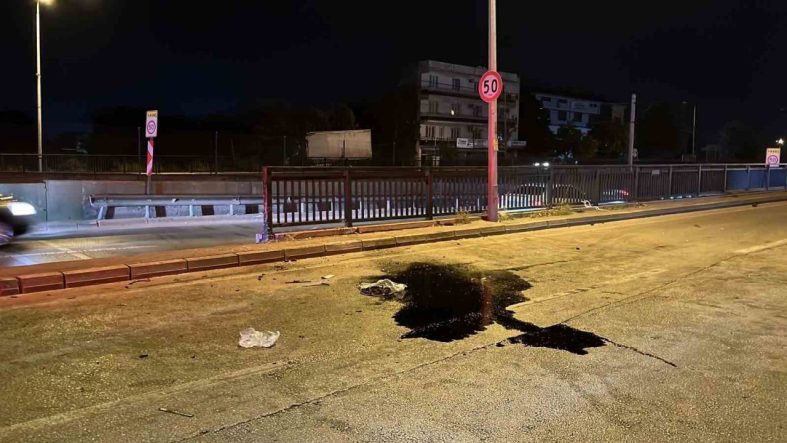 Bursa’da makas atan otomobil refüje çarptı: 17 yaşındaki sürücü hayatını kaybetti