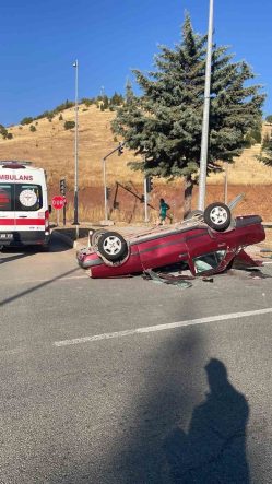 Elazığ’da kaza yapan Tofaş takla attı: 3’ü çocuk 7 yaralı