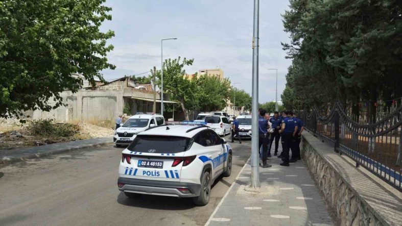 Kayıp gençten ailesine bıçaklı tehdit iddiası