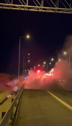 Kuzey Marmara Otoyolu’nda seyir halindeki otomobil alev alev yandı