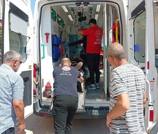 Motosiklet ile otomobil çarpıştı: 1 yaralı