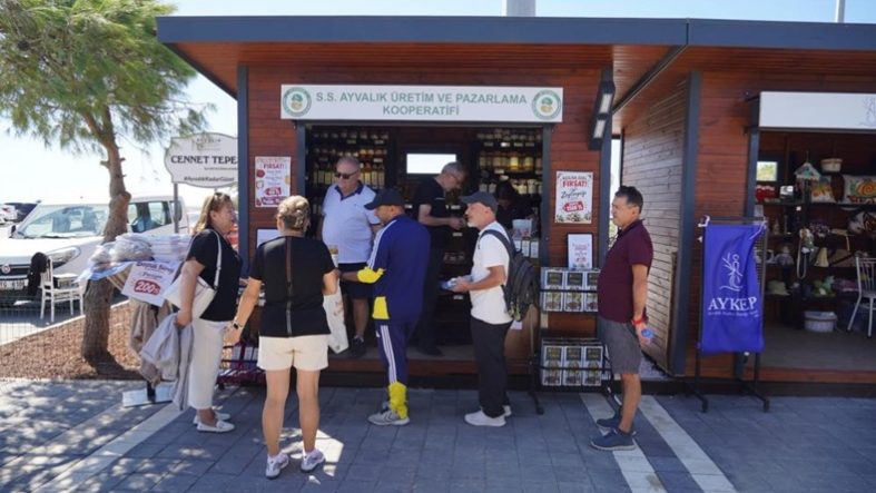 Ayvalık Cennet Tepesi'nde kadın emeğine yeni satış noktası