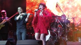 Ayvalık'ta Aydilge konserine yoğun ilgi