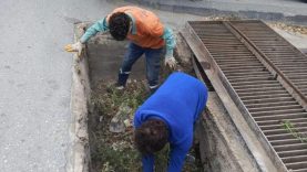 Ayvalık’ta mazgal ve yağmur suyu kanallarında büyük temizlik