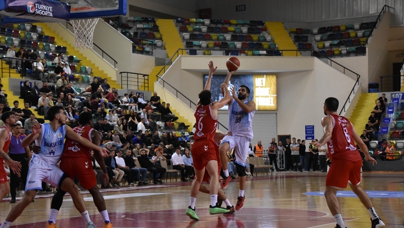 Balıkesir Büyükşehir Belediyespor, Kipaş İstiklalspor’a da takıldı