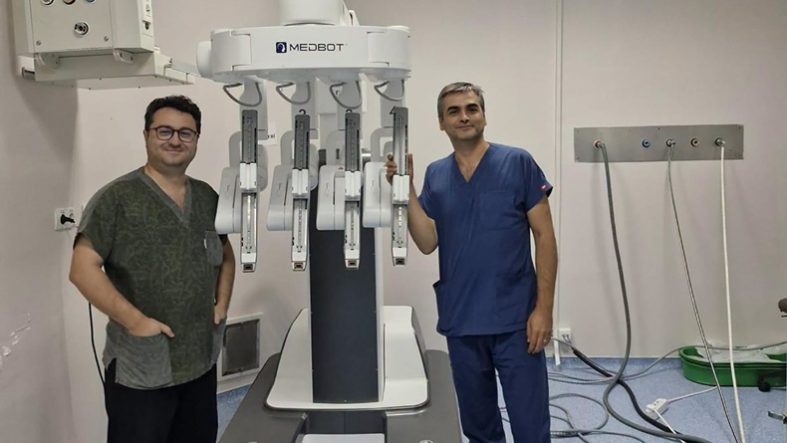 Balıkesir Üniversitesi Hastanesi’nde Robotik Cerrahi Dönemi Başladı (1)
