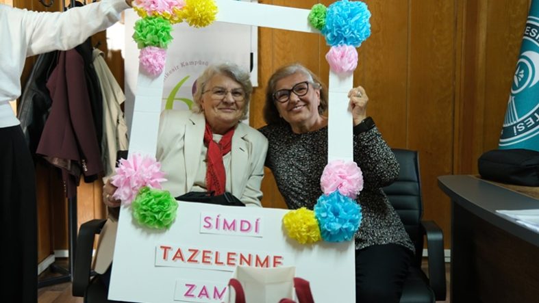 Balıkesir’de 60 yaş üstü vatandaşlar üniversite sıralarına dönüyor (1)