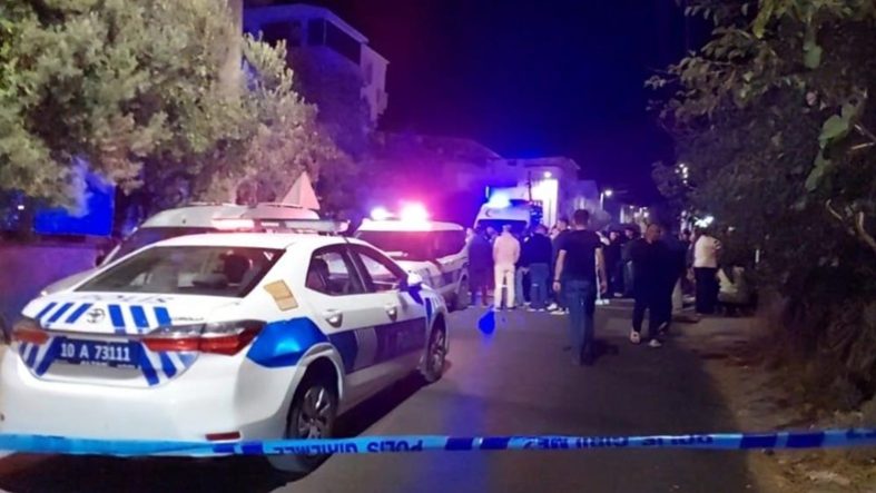 Balıkesir’de Camiden Çıktı, Evine Gidemeden Silahlı Saldırıda Öldü