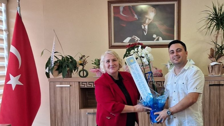 Balıkesir’de İYİ Parti’den Karesi Kent Konseyi’ne Ziyaret (1)