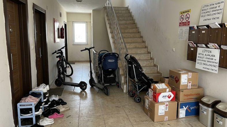 Balıkesir’de apartman girişlerinde yeni dönem başladı