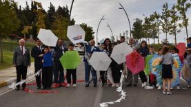 Balıkesir’de gökyüzü çocuklar için renklendi (3)