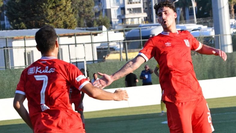 Balıkesirspor Göğsünde Boşlukla Şampiyonluğa Koşuyor
