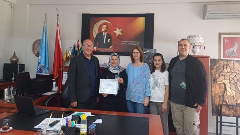 Bandırma’da azim ve kararlılıkla gelen başarı 7 ayda okuma yazma öğrendi