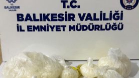 Bandırma'da kaçmaya çalışan şüpheliden 153 gram metamfetamin çıktı