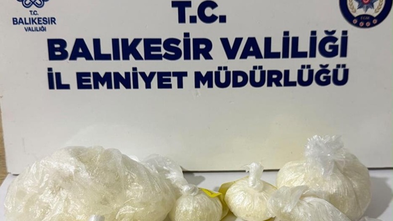 Bandırma’da kaçmaya çalışan şüpheliden 153 gram metamfetamin çıktı