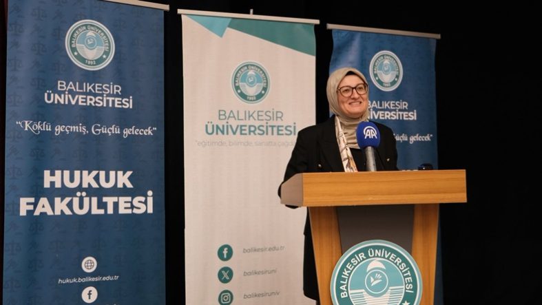 Belgin Uygur BAÜN’de hukuk öğrencilerinin karşısına çıktı (1)