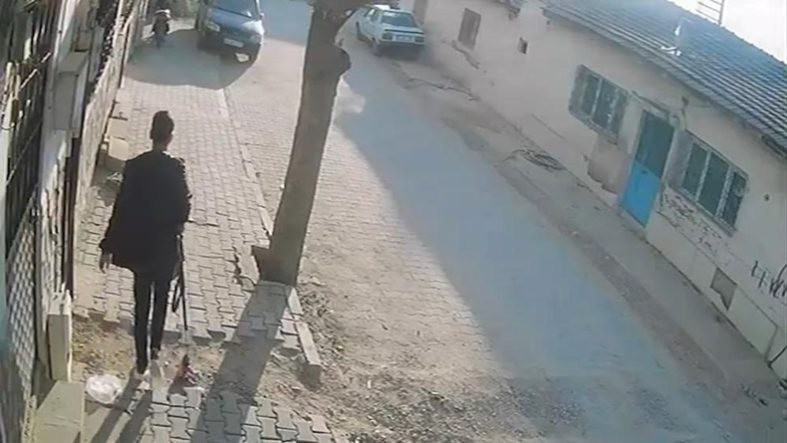 Manisa'da okul önünde silahlı saldırı 2 yaralı