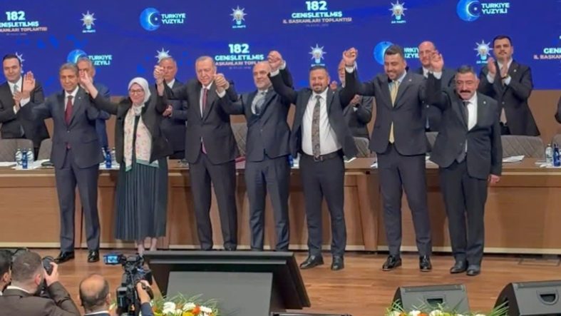 Marmara Adalar Belediye Başkanı Aydın Dinçer AK Parti’ye katıldı (2)