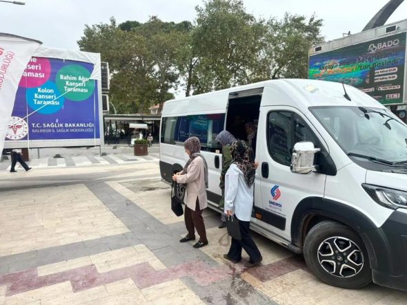 Sındırgı’da kadınlara kanser taraması için ulaşım desteği