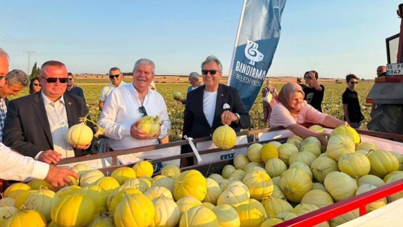 Yeşilçomlu Kavun Festivali bölge üreticisine pazar oluşturuyor (1)