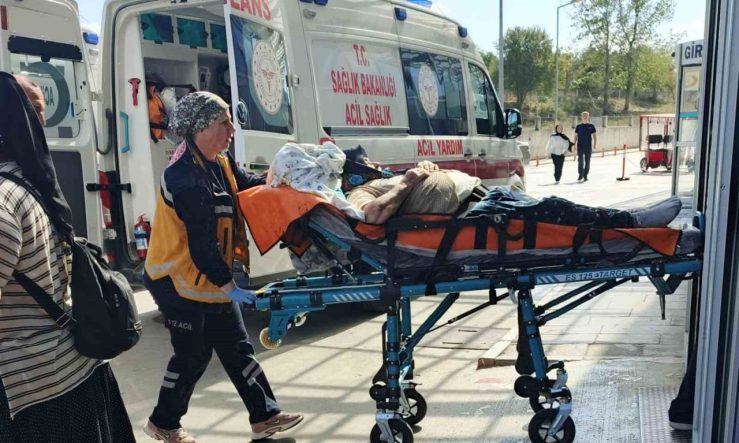 Bafra’da traktörün römorku devrildi: 6 yaralı