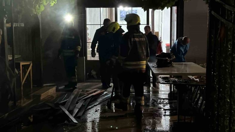 Bolu’da ikiz villanın bahçesinde çıkan yangın korkuttu