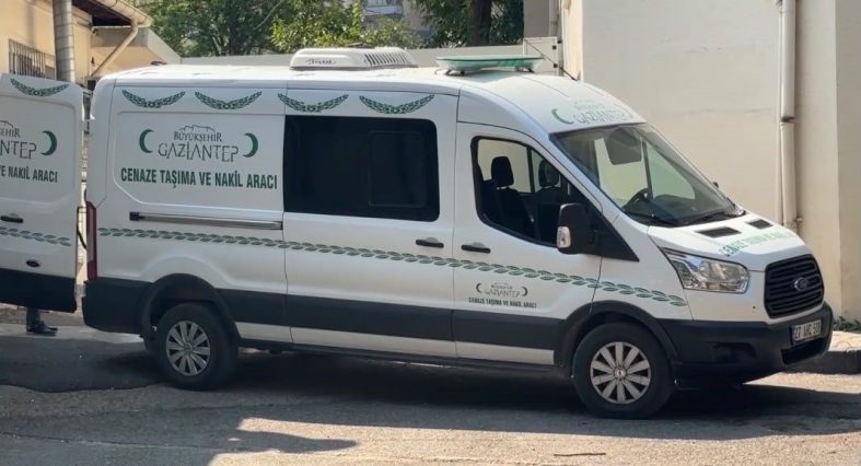 Gaziantep’te 6 katlı bina inşaatından düşen 17 yaşındaki işçi hayatını kaybetti