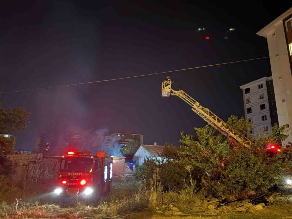 Kayseri’de müstakil ev cayır cayır yandı