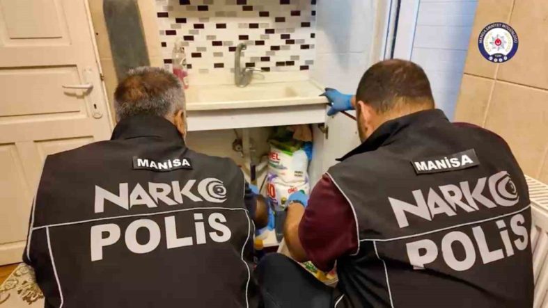 Manisa’da zehir tacirlerine operasyon: 20 kişi tutuklandı