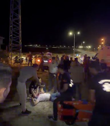 Motosiklet ile otomobil çarpıştı: 2 yaralı