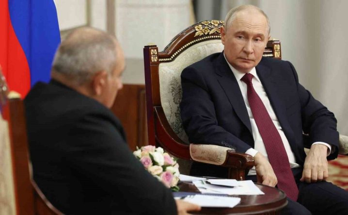 Putin’den Paşinyan’a: "(AB’ye katılma süreci) Bu kararı mümkün olan en kısa sürede verin"