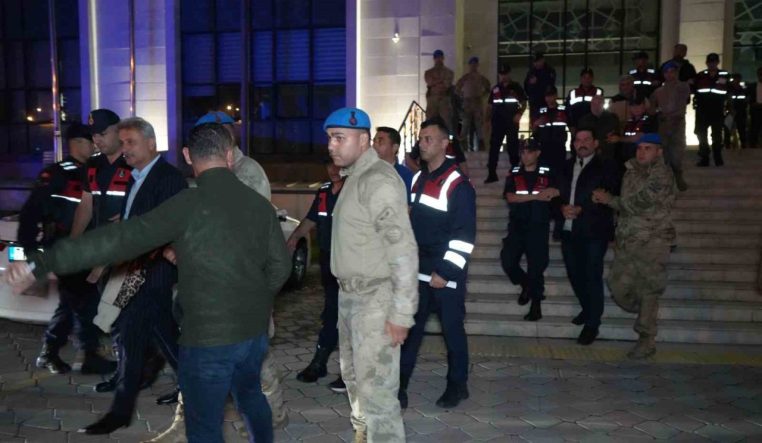 Yolsuzluk soruşturmasında mahkemeden karar çıktı: 2 eski başkan dahil 15 tutuklama